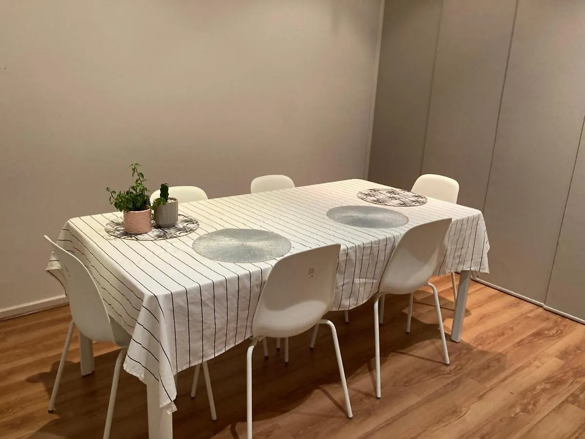 A Nice Room Close To Shopping Centre アデレード